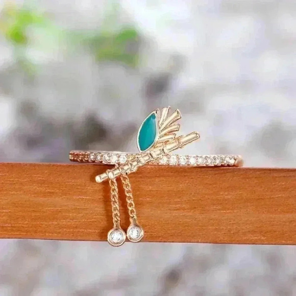 New 18k Gold Over Silver White Sapphires Ring - Picture 2 of 4